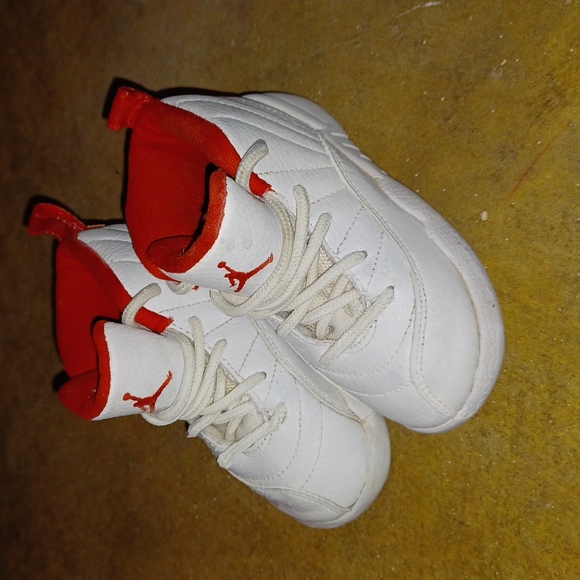 Retro Jordan 12s "flu game" - Picture 1 of 9